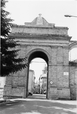 Porta Vittoria